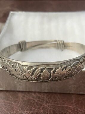 Fine Silver Dragon Motif Cuff Bracelet 34.1g